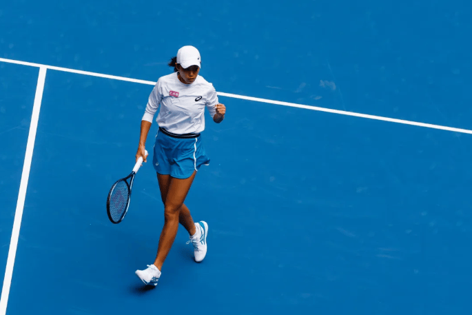 张帅遭苦主双杀2025单打之旅结束,网友:姐姐双打有望带来惊喜